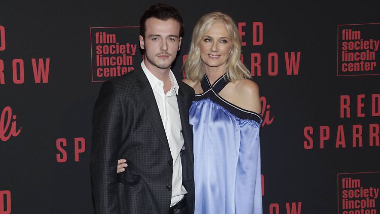 Auch zu seiner Tante Joely Richardson pflegt Micheal ein gutes Verhältnis.