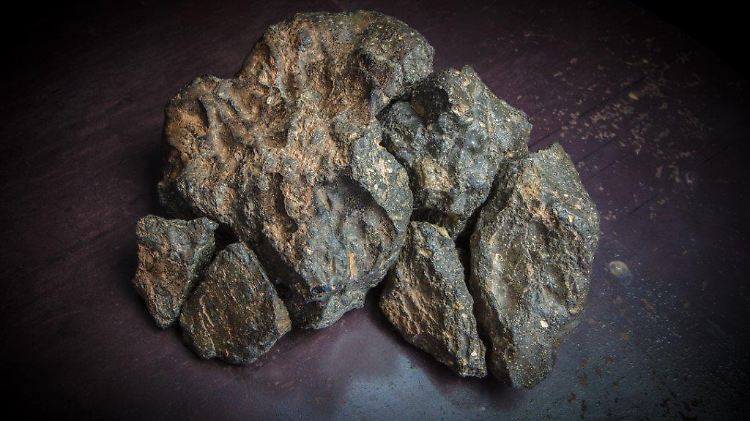 Das "Mondpuzzle" besteht aus sechs Einzelteilen und wiegt insgesamt 5,5 Kilogramm.