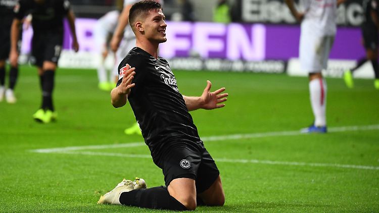 Eintracht Frankfurts Stürmer Luka Jovic erzielte beim 7:1  gegen Fortuna Düsseldorf fünf Tore.