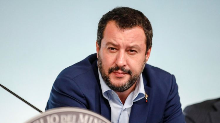 Italiens Innenminister Salvini ist mit dem Verhalten der französischen Behörden unzufrieden.