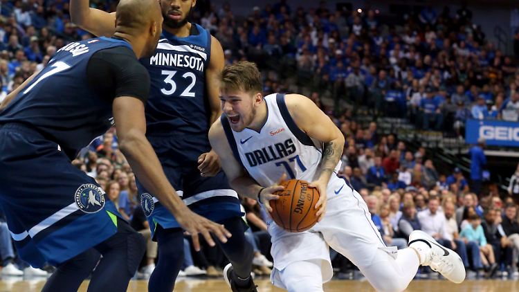 Luka Doncic legte 26 Punkte für die Dallas Mavericks auf. Das darf man ein gelungenes NBA-Heimdebüt nennen.