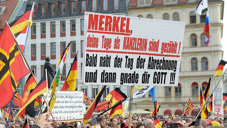Eine Pegida-Demo im Herbst 2018.