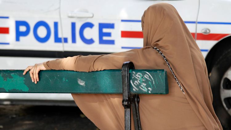 Die Vereinten Nationen werfen
Frankreich wegen des Burka-Verbots Verstöße gegen die
Menschenrechte vor.