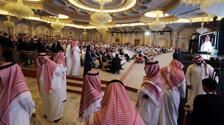 Die Konferenz findet unter hohen Sicherheitsvorkehrungen im Hotel Ritz-Carlton statt.
