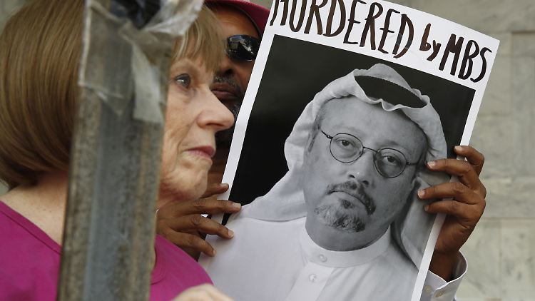 Demonstranten protestieren vor der saudischen Botschaft in Washington gegen die Tötung Khashoggis.