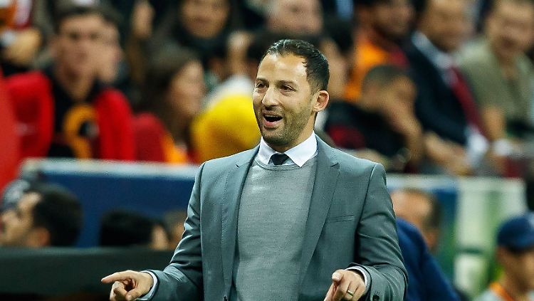 Schalke-Coach Tedesco kann mit dem 0:0 in Istanbul gut leben.