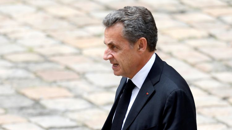 Sarkozy ist auch wegen anderer Affären im Visier der Justiz. Ihm wird unter anderem die Bestechung eines Staatsanwalts vorgeworfen.