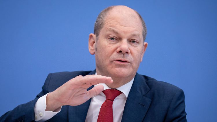 "Größere neue Spielräume sind nicht sichtbar", dämmt Finanzminister Olaf Scholz die Erwartungen.