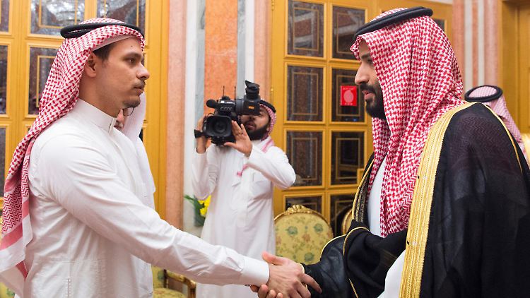 Salah Khashoggi (l.) bei einem Treffen mit Kronprinz Mohammed.