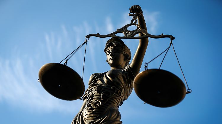 Beim Prozessauftakt beteuerte B. unter Tränen ihre Unschuld, die Vorwürfe seien "absurd".