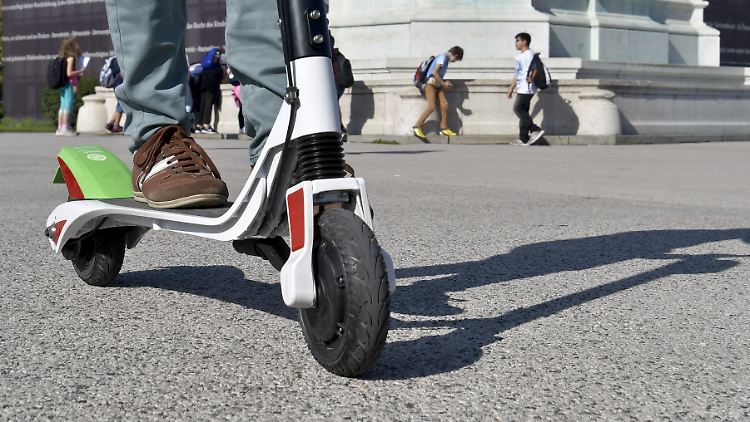Ab dem kommenden Jahr dürfen E-Roller auf deutschen Straßen fahren.