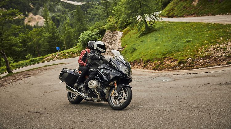 Die BMW R 1250 RT ist einmal mehr ein echter Reisetourer.