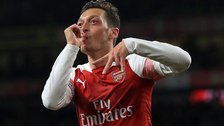 Özil hat mit dem FC Arsenal vier Punkte Rückstand auf die Tabellenspitze.