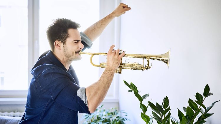 Hausmusik geht in gewissen Grenzen in Ordnung - auch wenn es den Nachbarn stört. 