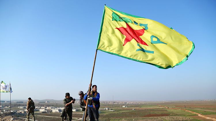 Verbündete für die USA, Terroristen für die Türkei: YPG-Kämpfer in Syrien