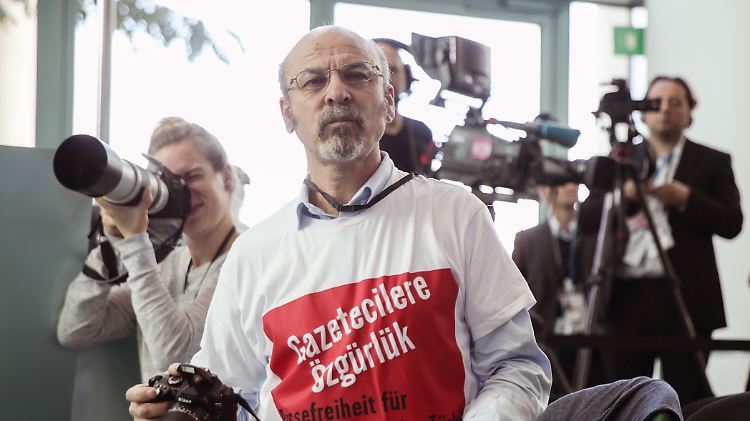 Ertugrul "Adil" Yigit ist sich sicher: Sein Protest gegen Erdogan und die Ausweisung hängen zusammen.