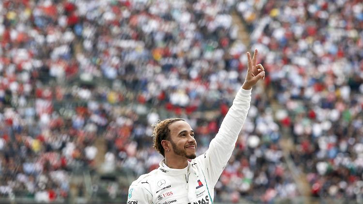 Fährt trotz Reifenproblemen auf Platz vier und verteidigt in Mexiko seinen Titel: Lewis Hamilton.
