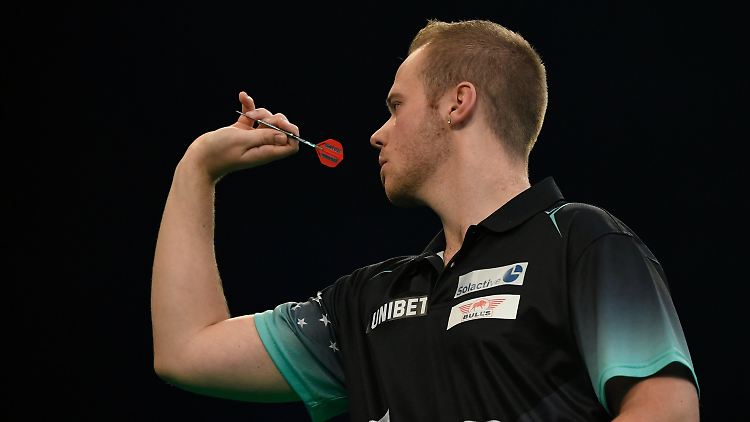 Der "Maximizer" führt gegen Wade, vergibtdrei Matchdarts und verliert am Ende.