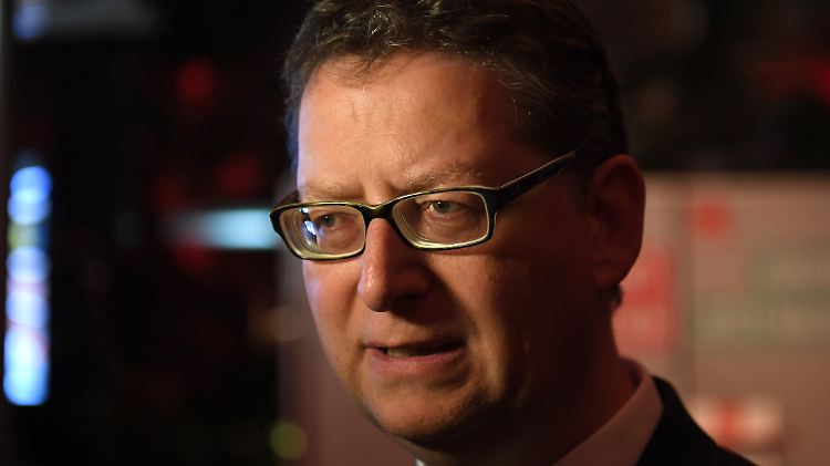 "Eine Niederlage, die unfassbar auch am heutigen Morgen ist", sagt Thorsten Schäfer-Gümbel.