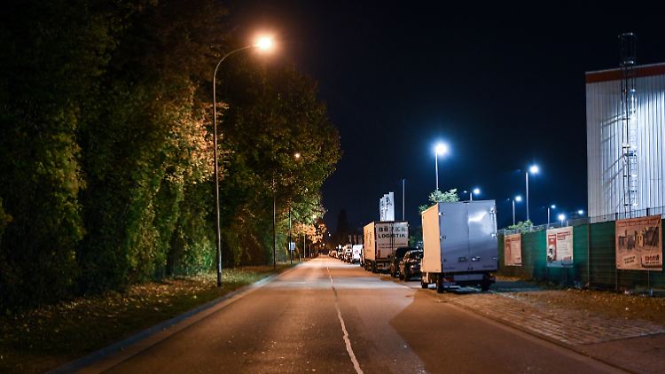 In einem Gebüsch hinter einem Freiburger Club sollen mindestens acht Männer eine 18-jährige Studentin vergewaltigt haben.