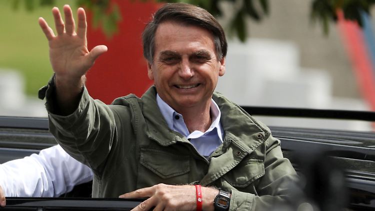 Der Wahlsieg des Rechtspopulisten könnte einen Umbruch für Brasilien bedeuten - und versetzt viele Menschen in Angst.