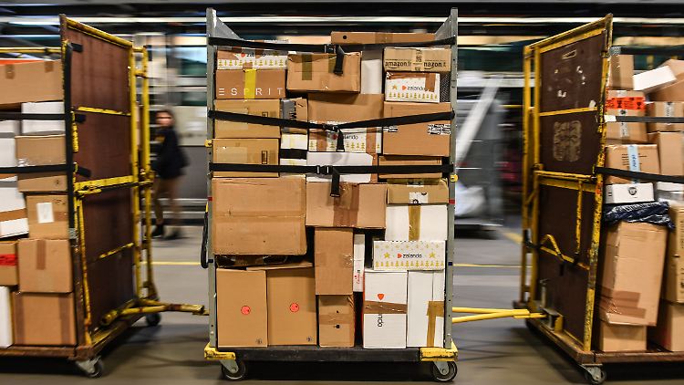 Elf Millionen Sendungen in der Spitze erwartet allein die Deutsche Post.
