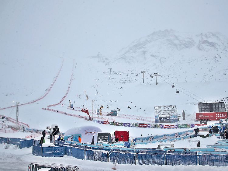 Auch eine Folge des Klimawandels: Zu viel Schnee in Sölden Ende Oktober.