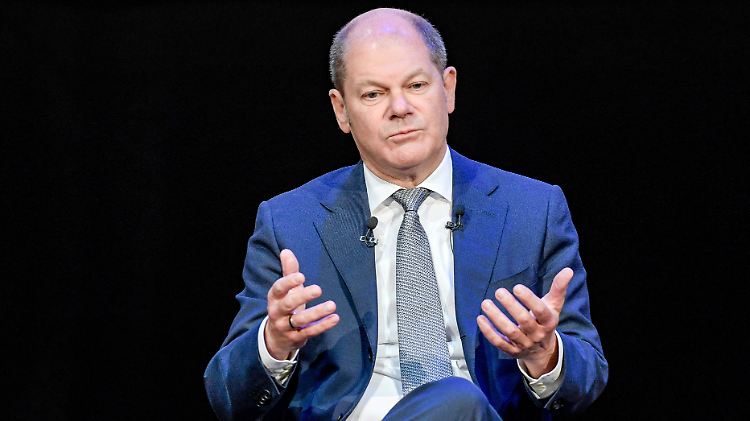 Olaf Scholz findet, dass Unternehmen nicht am Lohn sparen sollten.