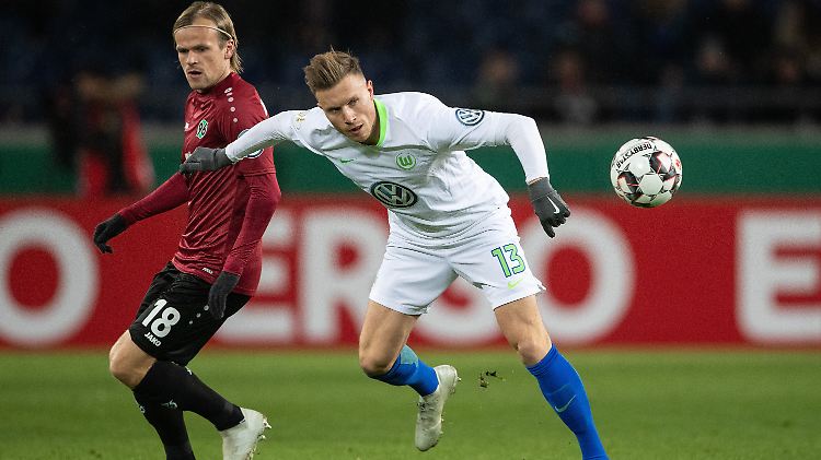 In einem umkämpften Niedersachsen-Duell siegten am Ende die Wolfsburg in Hannover.