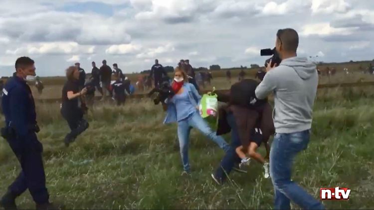 Die Kamerafrau erklärte ihren Tritt damit, dass sie in dem Moment Panik empfunden habe.