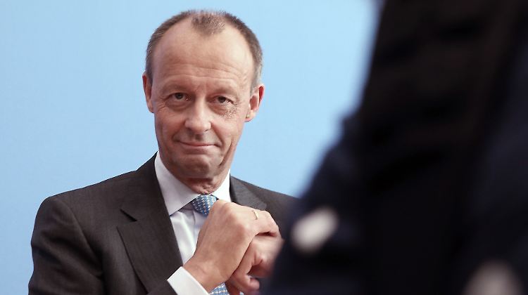 "Zu versöhnen gibt es zwischen Merkel und mir nichts", sagt Friedrich Merz.