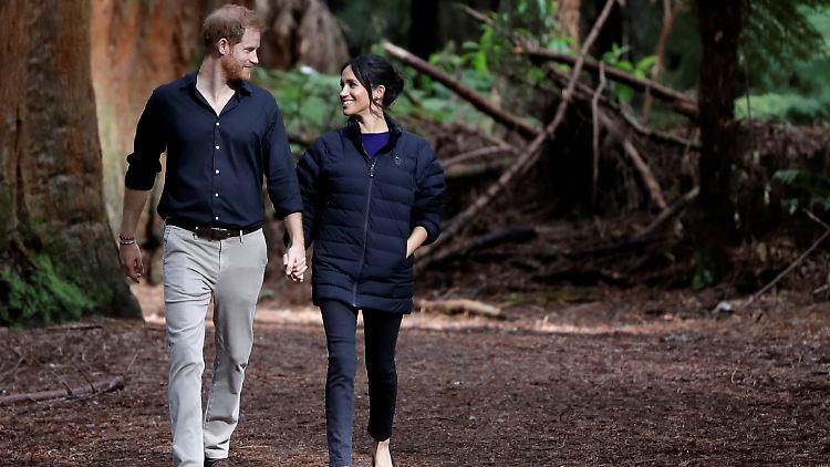 Danke für die Jacke, Schatz! Prinz Harry und Herzogin Meghan beim Waldspaziergang.