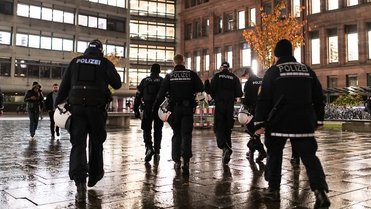 Mehr Polizisten sollen die Sicherheit in Freiburg erhöhen.