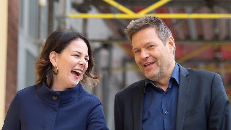Die Grünen-Vorsitzenden Annalena Baerbock und Robert Habeck haben allen Grund zur Freude.