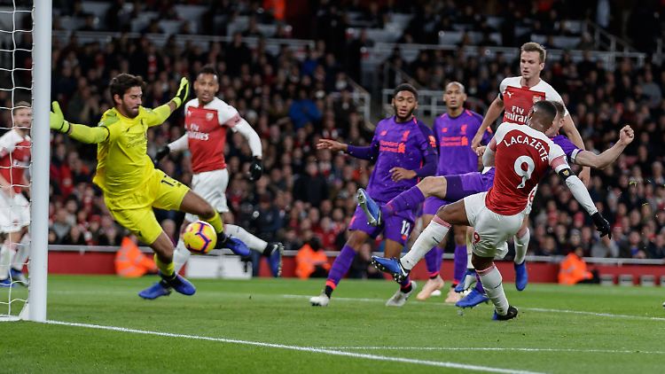 Arsenal-Spieler Lacazette (rechts) erzielte einen Treffer.