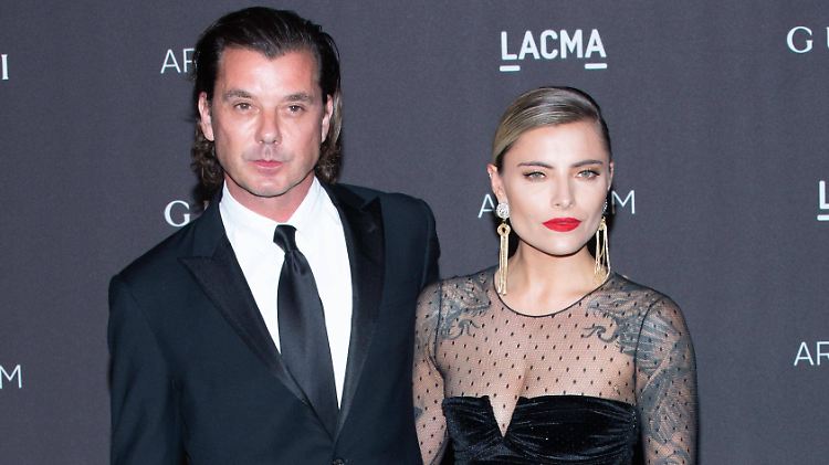 Auf gemeinsame Paparazzi-Fotos und Selfies folgt bei Gavin Rossdale und Sophia Thomalla der erste offizielle gemeinsame Auftritt.