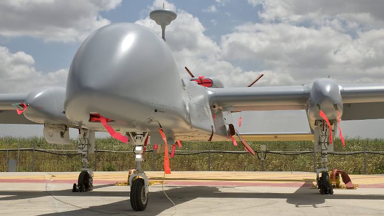 Die Bundeswehr plant die Anschaffung von israelischen Drohnen des Typs Heron TP, die auch bewaffnet werden können.