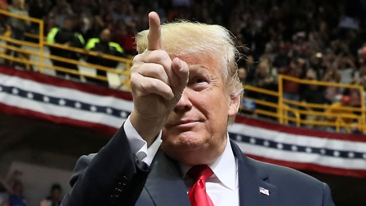 Trump will eine "Menschenmauer" gegen die Migranten errichten.