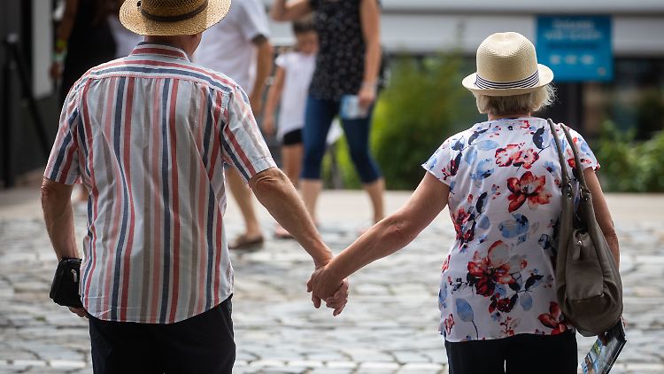 Mehr als 21 Millionen Menschen beziehen Deutschland Altersrente.