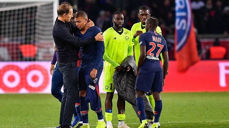  Kylian Mbappé gehört zu Tuchels Topstars - gerade zeigte er sich aber nicht von seiner besten Seite und kam zu spät zur Mannschaftsbesprechung.