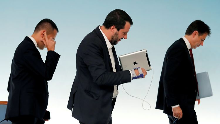 Vize-Ministerpräsident Luigi Di Maio, Ministerpräsident Giuseppe Conte und Innenminister Matteo Salvini im Regierungspalast Chigi.