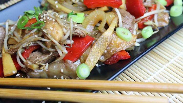 Flap Meat eignet sich gut für die Zubereitung im Wok.