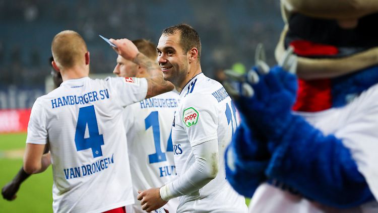 HSV-Stürmer Pierre-Michel Lasogga entschied das Spitzenspiel der 2. Bundesliga mit seinem späten Treffer.