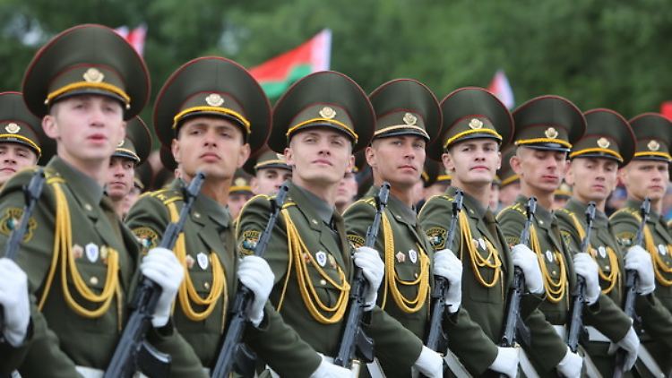 Weißrussische Soldaten bei einer Militärparade in der Hauptstadt Minsk.