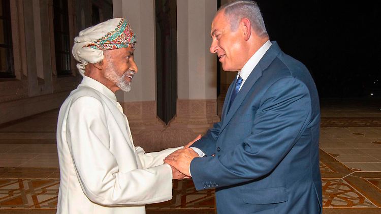 Eine Bahnstrecke von Haifa bis in den Oman? Benjamin Netanjahu trifft Sultan Qaboos ibn Said.