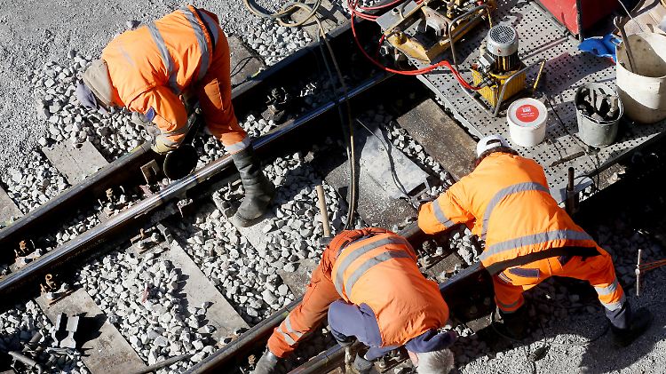 Mittel- und langfristige Milliardenprojekte sollen Bahnfahren attraktiver machen.