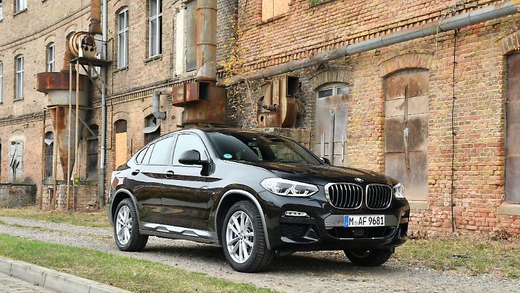 Der BMW X4 steht deutlich sportlicher auf den Rädern als der Vorgänger. 