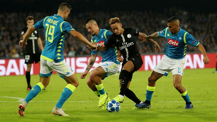 Auch Superstar Neymar konnte Paris nicht zum Sieg gegen Neapel verhelfen.