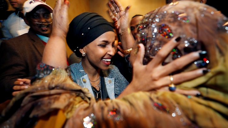Ilhan Omar setzte sich in Minnesota gegen ihre republikanische Kontrahentin durch.