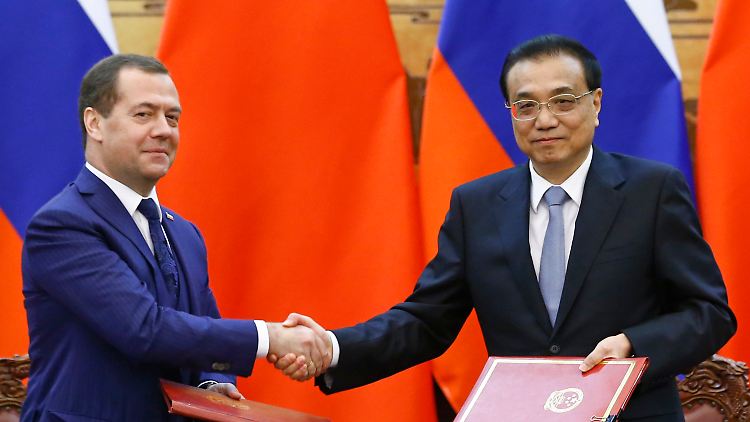 Medwedew und Li Keqiang